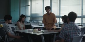 『よそ者の会（2025）』場面画像3
