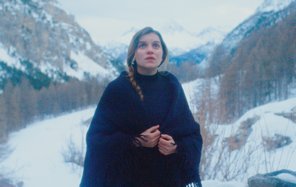 『ガール・イン・ザ・スノウ』画像